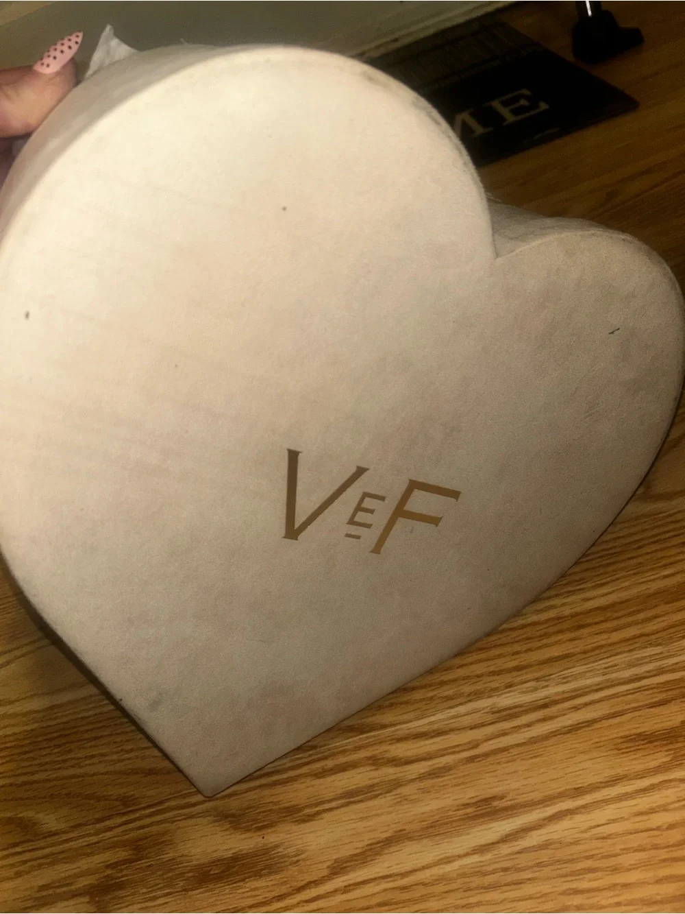 Venus et Fleur Large Heart Blush Pink Eternity Roses Suede Box 12”